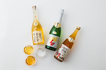 加賀鳶スパークリング、加賀鳶　吟醸梅酒、長期熟成酒純米酒　百々登勢　5年