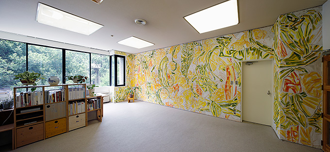 【アートコンペ受賞者】川田知志さんが「still moving final: うつしのまなざし 学長室壁画引越しプロジェクト（第2期）」を開催中