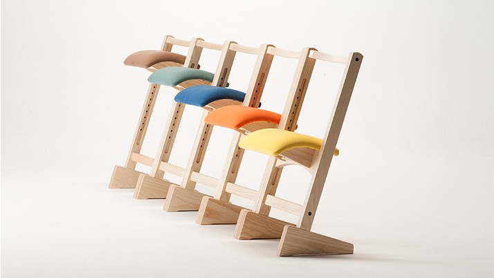 PARROT CHAIR (パロットチェア)