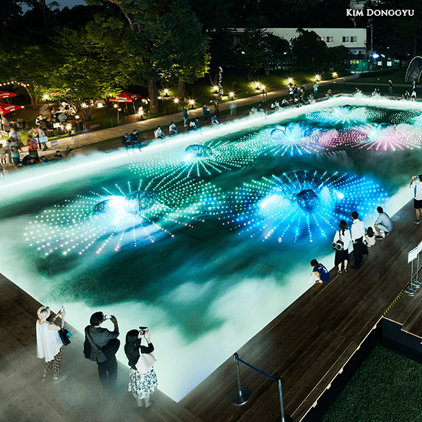 光と霧のデジタルアート庭園 花火演出