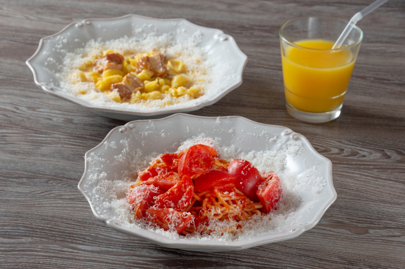 Spaghetti with tomatoes /Nokkun‘s cheese macaroni