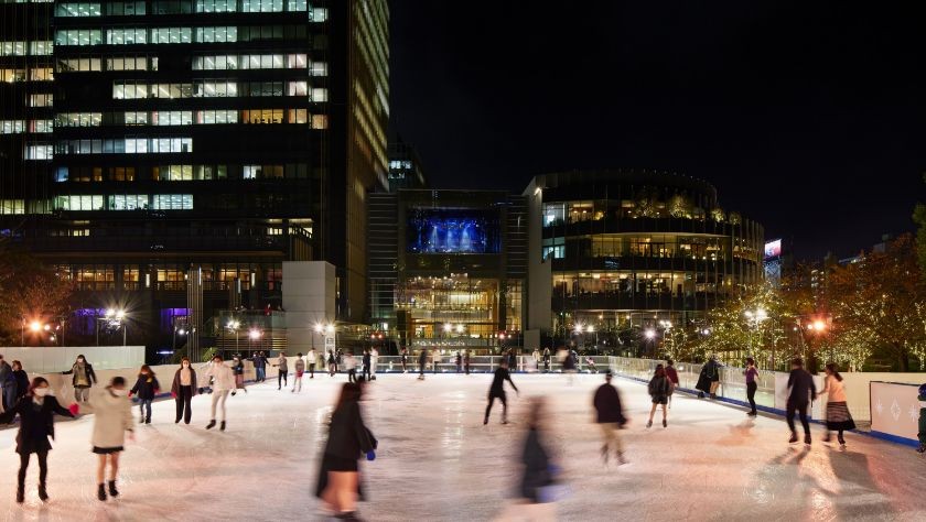 COACH MIDTOWN ICE RINK