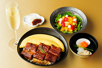 開運うなぎとオムレツの御膳