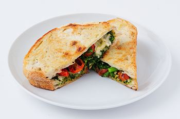 セミドライトマトとケールジェノベーゼ