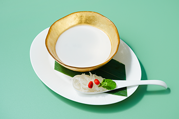 椰汁官燕（海燕の巣のココナツミルク）