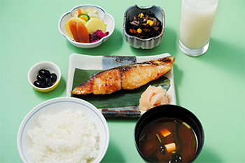 冷やし甘酒付き鈴波定食