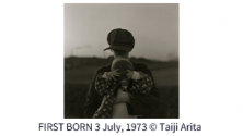 フジフイルム スクエア 写真歴史博物館 企画写真展<br>有田泰而（ありたたいじ）「First Born」　—家族と遊ぶ時間（とき）—