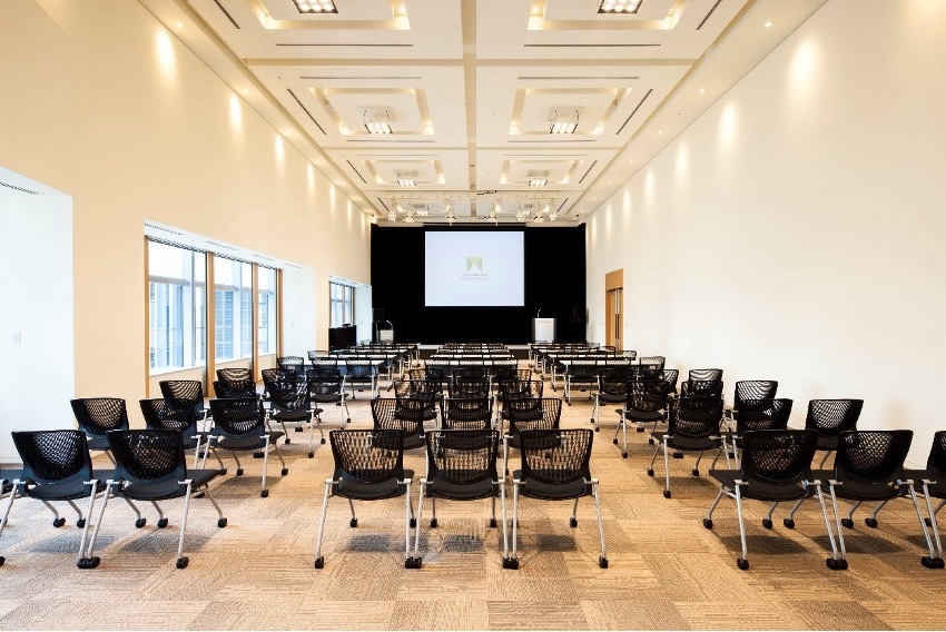 カンファレンス