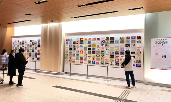 【デザイン・アートコンペ受賞者】総勢約261名の作品を匿名で展示販売するチャリティーアートイベント「匿名希望展」に参加