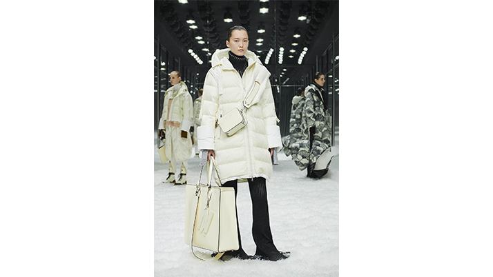 Valextra×MONCLER GENIUS